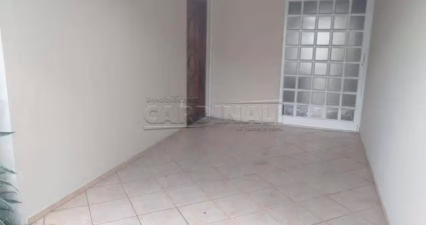 Casa com 3 quartos para alugar na Rua Cândido de Arruda Botelho, 1728, Parque Santa Felícia Jardim, São Carlos