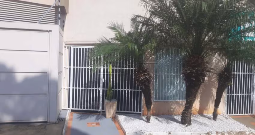 Comercial Sala / Salão com Condomínio em São Carlos