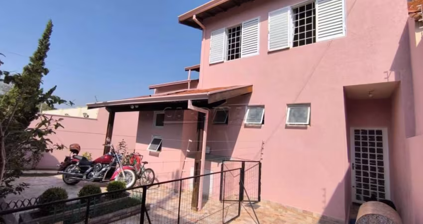 Casa Assobradada no bairro Jardim Santa Marta com Câmeras e vigia sempre com Ronda.