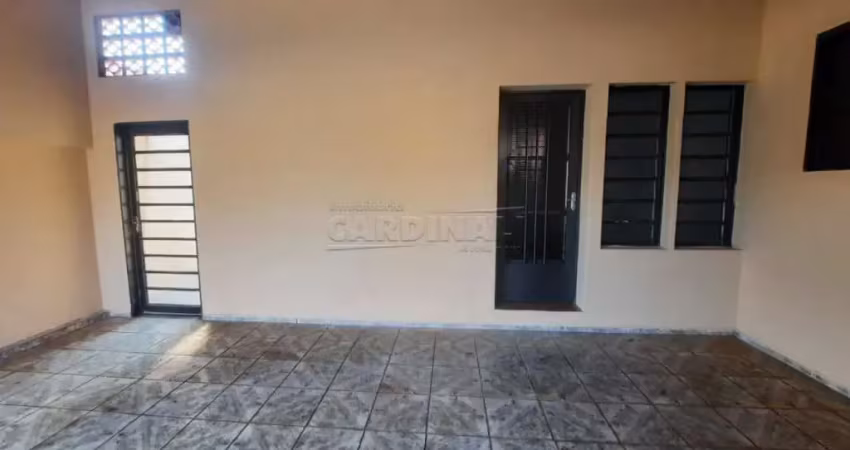 Casa com 3 quartos, sendo 1 suíte, e terreno de 200m² - r$250.000,00