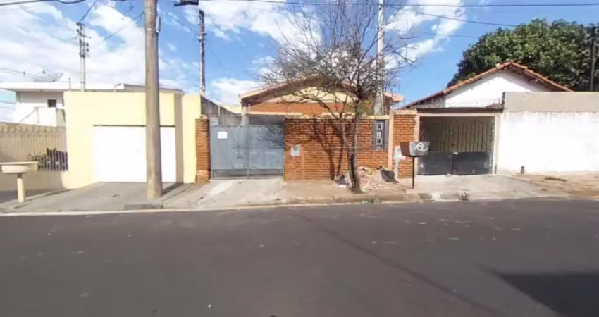 Casa de dois dormitórios sendo dois suítes próximo a UFSCAR
