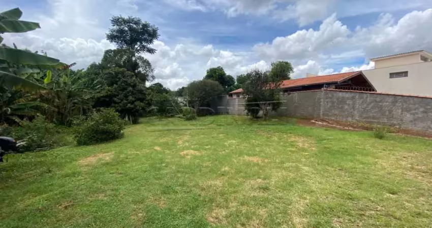 Área comercial com dois banheiros, 1 sala, 1 cozinha e um despejo no Cidade Jardim em São Carlos