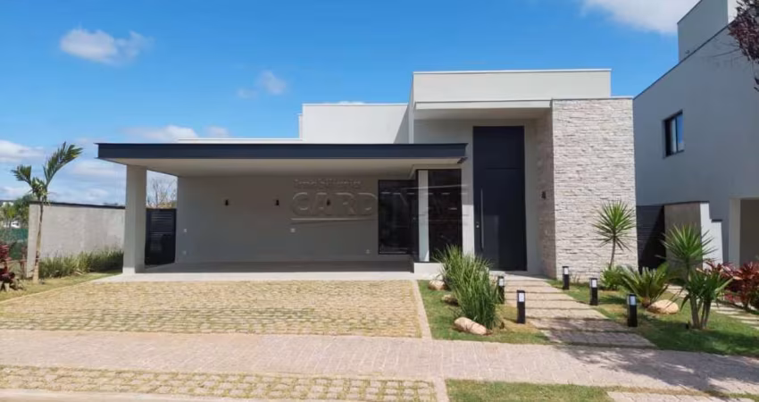 Casa moderna à venda com 5 suítes no condomínio Alphaville Dom Pedro 3.