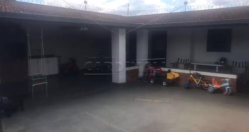Casa com 3 quartos à venda na Rua Gervásio Alves de Oliveira, 219, Jardim São Rafael, São Carlos