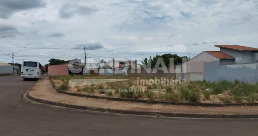 Terreno localizado no bairro Jardim Embare, plano e pronto para construir.