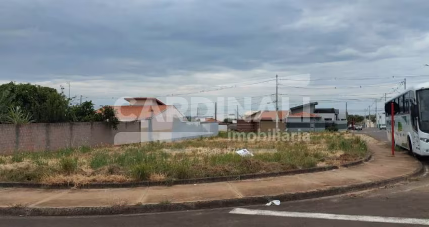 Terreno localizado no bairro Jardim Embare, plano e pronto para construir.