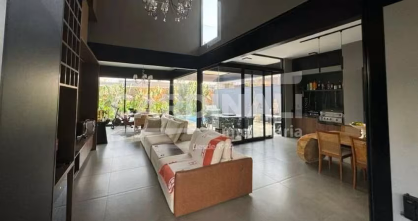 Casa Sobrado Condomínio em São Carlos