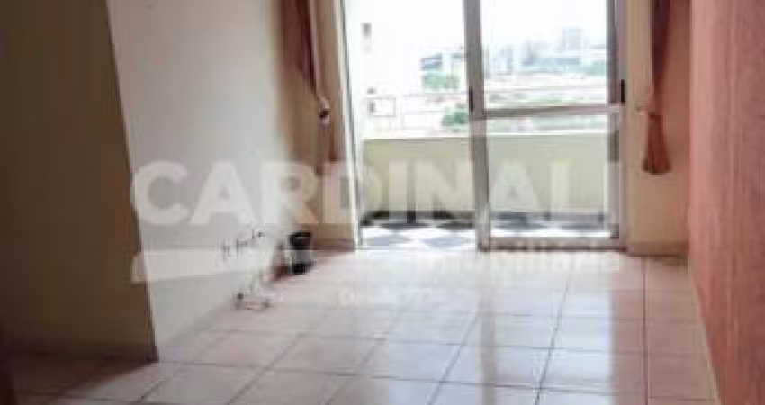 Apartamento com ótima localização, condomínio com área de lazer completo.
