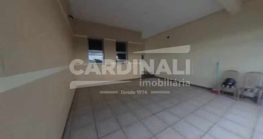 Casa sobrado padrão com excelente localização e muito amplo para conforto da família