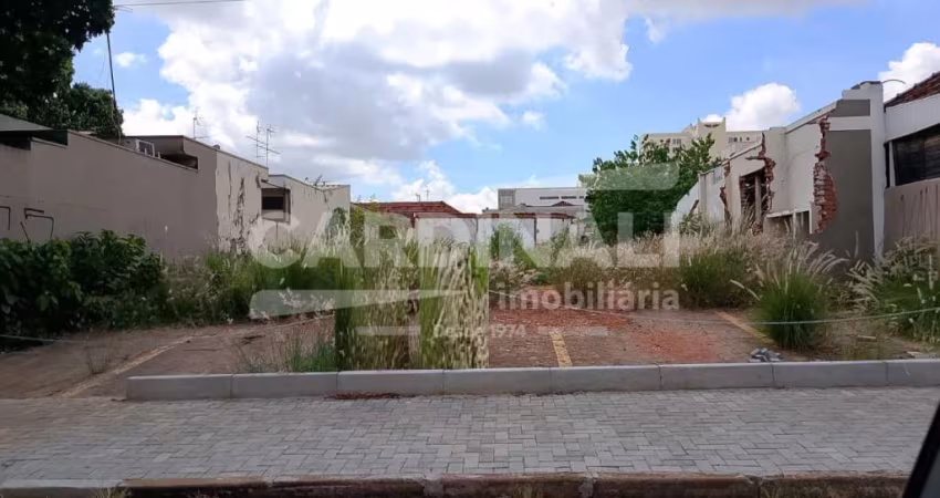 Terreno com excelente localização, no centro da cidade.