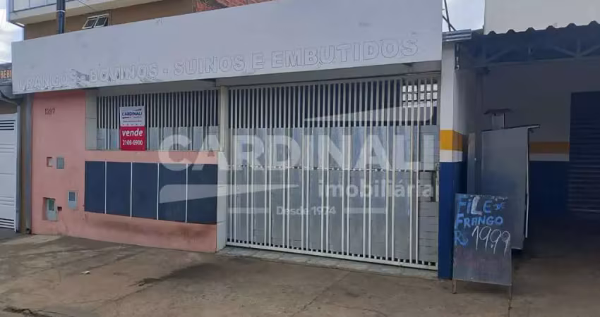 Casa com ótima localização para comércio, rua principal.