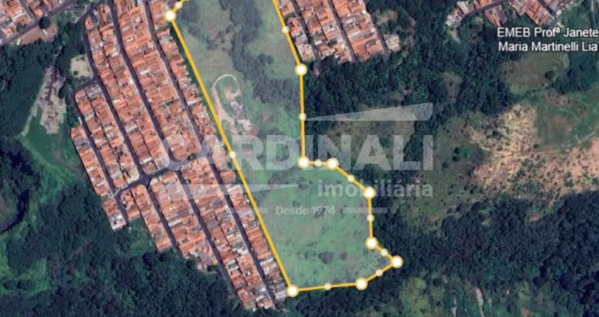 Área grande muito bem localizada com Bairro Jardim Belvedere.