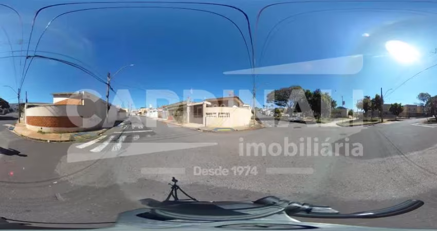 Casa - Térrea - excelente localização - área e lazer - ar-condicionado - garagem coberta - suite Casa - Térrea - excelente localização - área e lazer - ar-condicionado - garagem coberta - suite