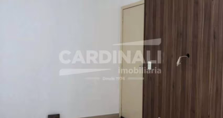 Apartamento com ótima localização, próximo a escola e creche.
