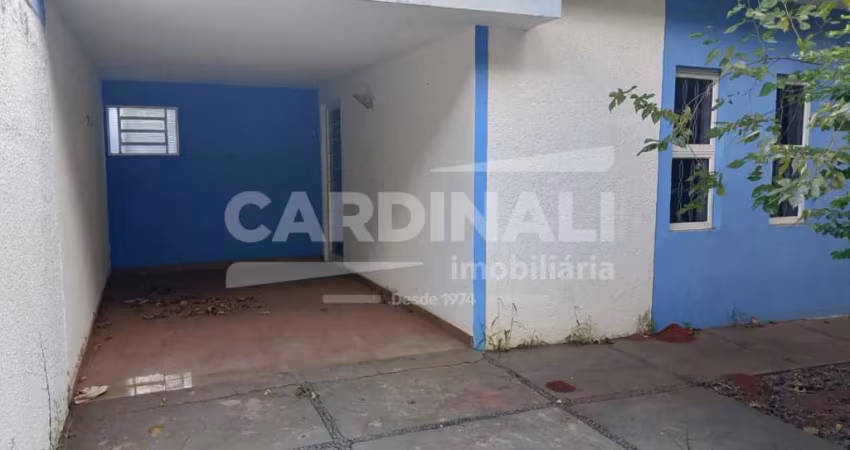 Casa com boa localização, próximo a comércio.