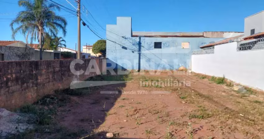 Terreno à venda na Rua Francisco Stella, S/N, Vila São José, São Carlos