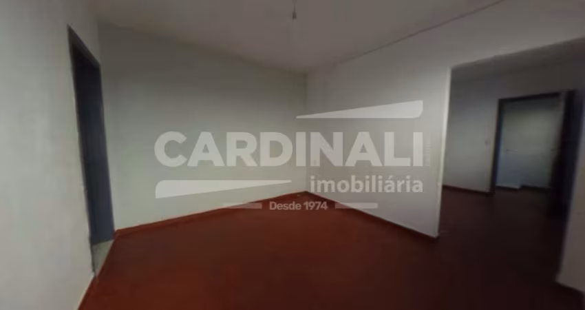 Casa de fundo pequena e aconchegante em boa localização