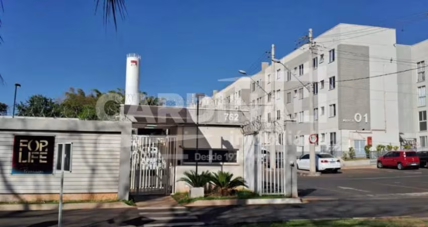 Apartamento com ótima localização, todo em porcelanato
