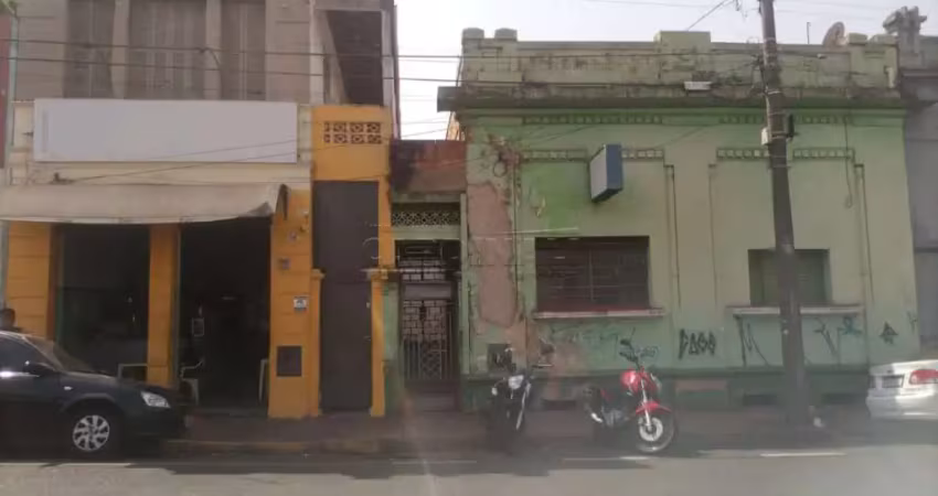 Salão comercial com residência no piso superior com possibilidade de aquisição do imóvel ao lado