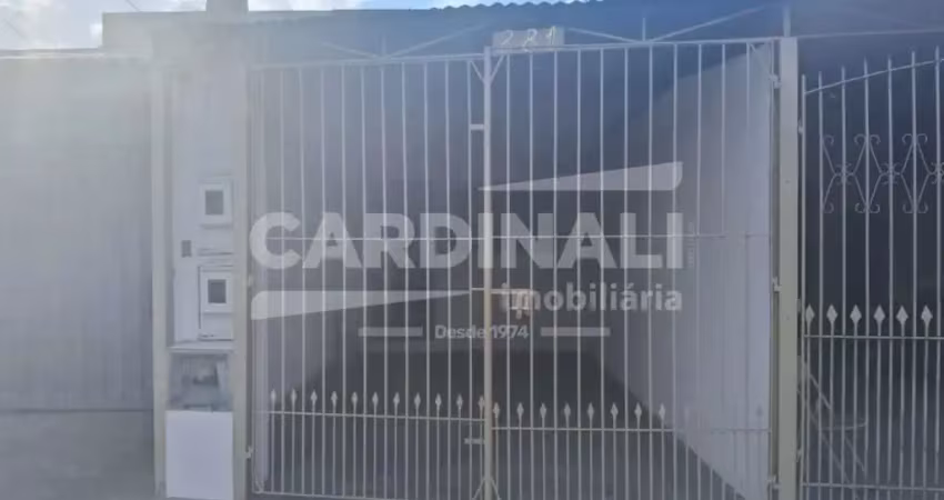 Casa com excelente localização, próximo a supermercados, escolas e creches.