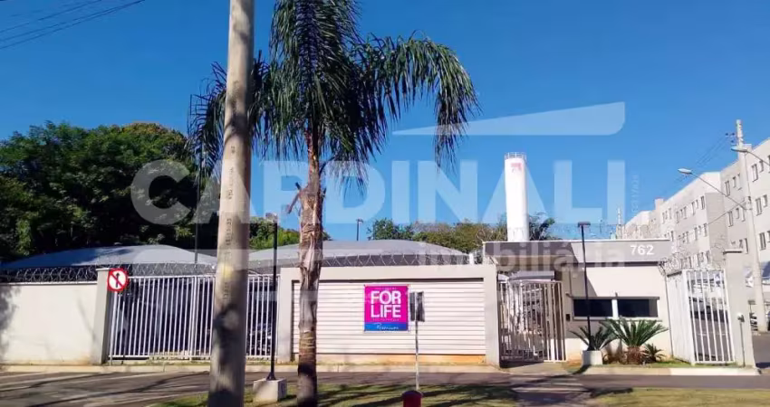 Apartamento térreo com quintal coberto, conforto e estrutura completa!