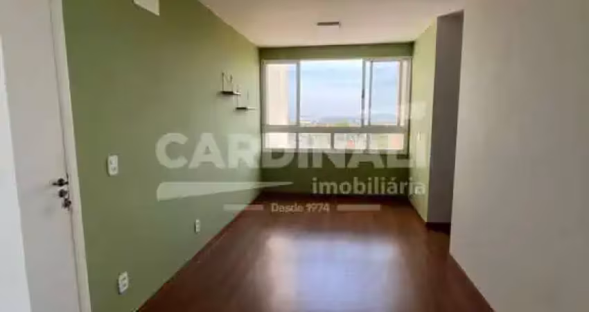 Apartamento com ótima localização, condomínio com área de lazer completo.