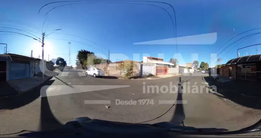 Casa térrea - arnon de mello - suite - sala e cozinha ampla - ventilador de teto