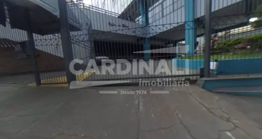 Apartamento duplex com 3 dormitórios próximo ao centro