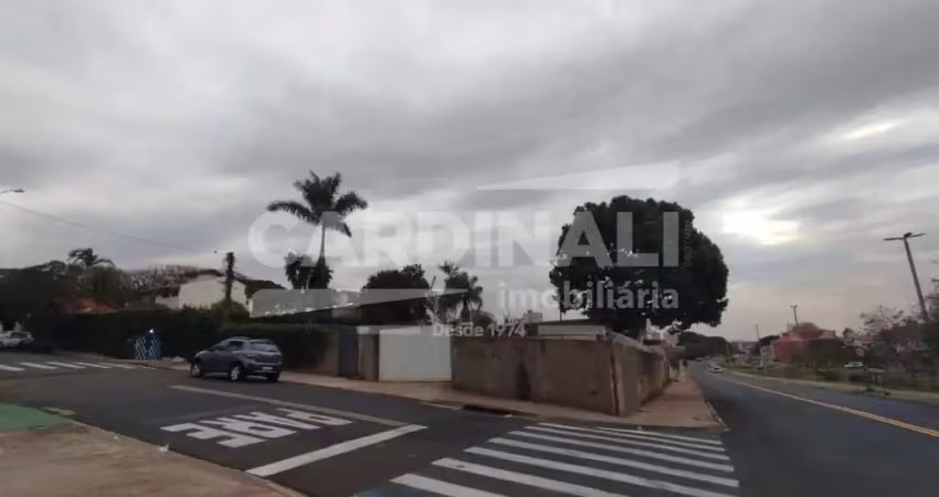 Imóvel de esquina com a marginal próximo da rodoviária.