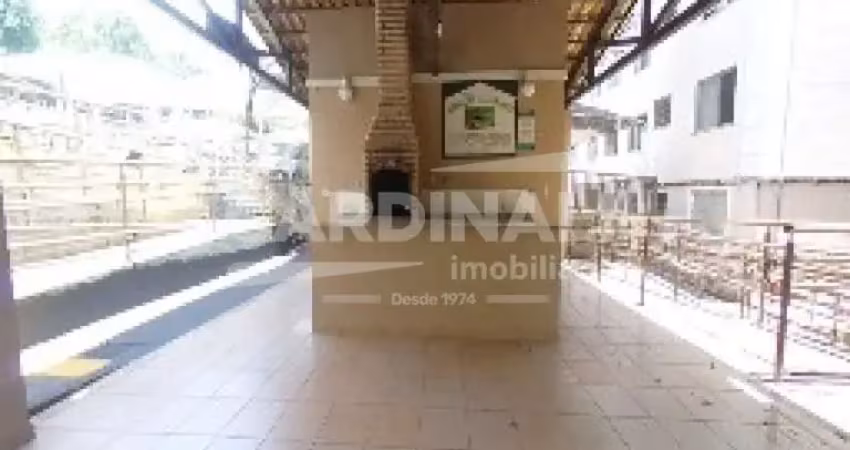 Apartamento de dois dormitórios com 1 vaga de garagem.