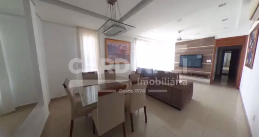 Apartamento mobiliado, com localização privilegiada.