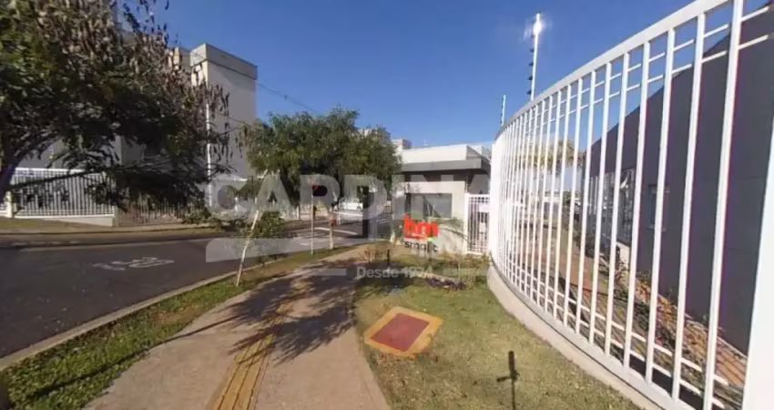 Apartamento de dois dormitórios com uma vaga de garagem no bairro jockey club