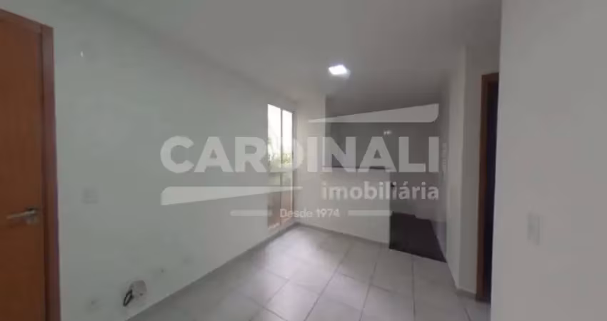 Apartamento térreo com ótima localização, próximo ao shopping jaraguá.