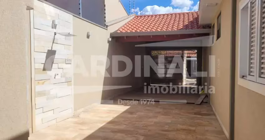 Casa com construção moderna e acabamento impecável!