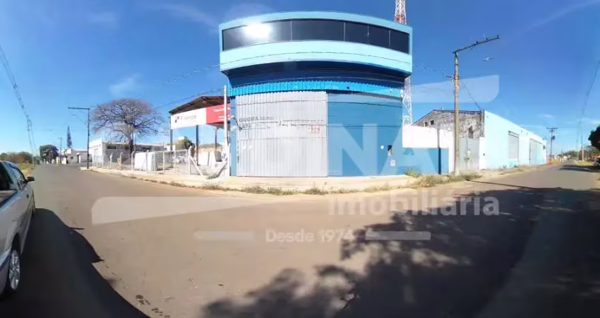 Barracão comercial -salas - mezanino . banheiros - escritório