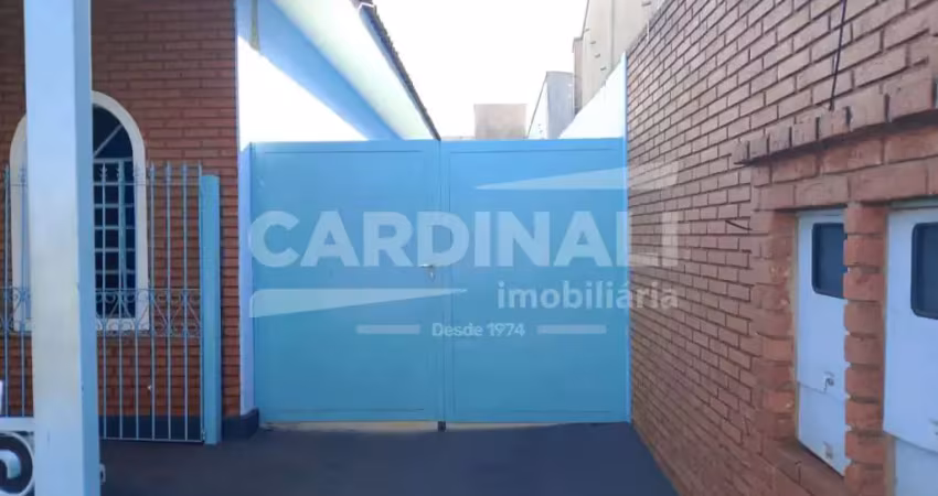 Casa com boa localização, próximo a escolas e creches.