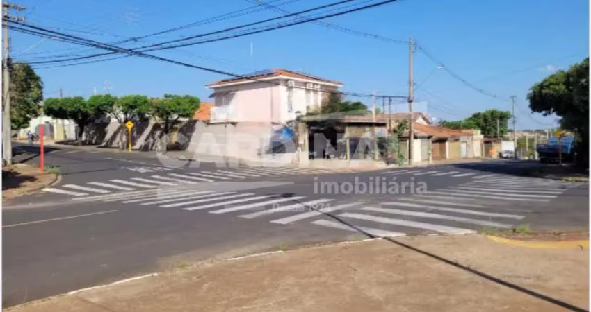 Casa com 4 quartos à venda na Rua José João Biffi, 1026 com a Rua Maria B. Passos, 1386, Jardim Santa Clara (Vila Xavier), Araraquara