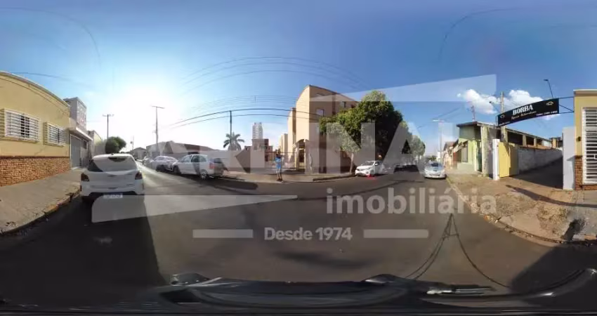 Água e gás inclusos no condomínio - portaria 24 horas - vaga de garagem em frete a porta do bloco e coberta
