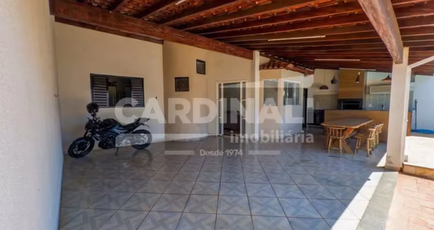 Casa com boa localização, próximo a escolas e creches.