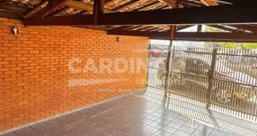 Casa com 3 quartos para alugar na Rua Virginio Cezarini, 43, Vila Sonia, São Carlos