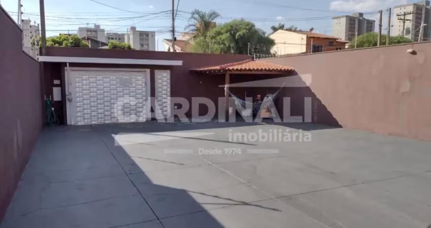 Casa com excelente localização, próximo a escolas e creches.