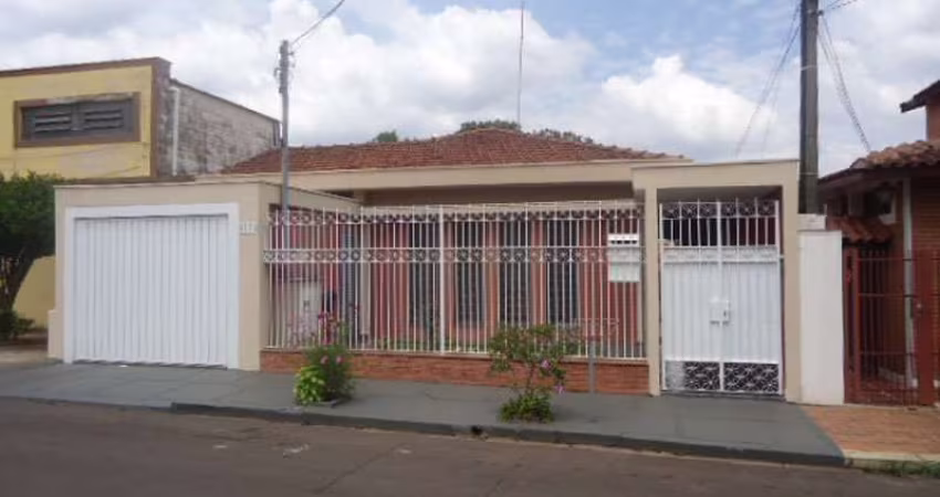 Casa com 3 dormitórios e 1 suíte na Vila Nery próxima a ETEC Paulino Botelho em São Carlos