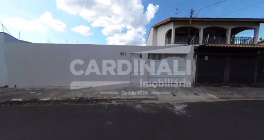 Casa com 2 dormitórios e 1 suíte no Jardim Lutfalla em frente a USP em São Carlos
