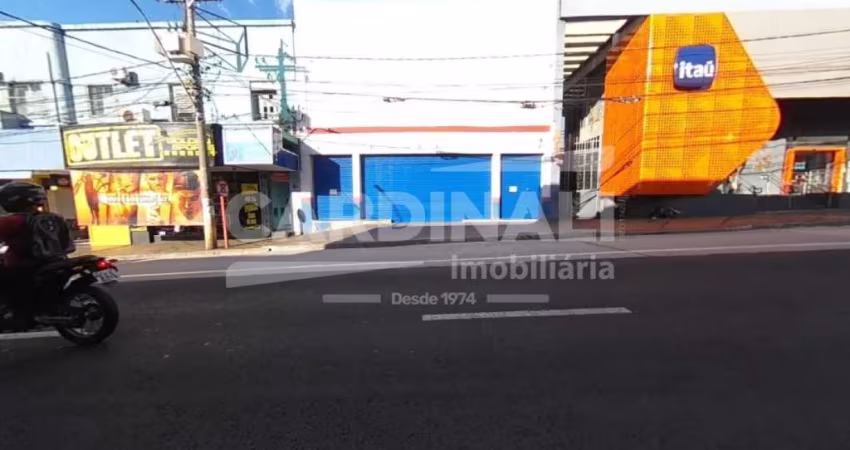 Prédio comercial no Centro ao lado da Agência Itaú em São Carlos