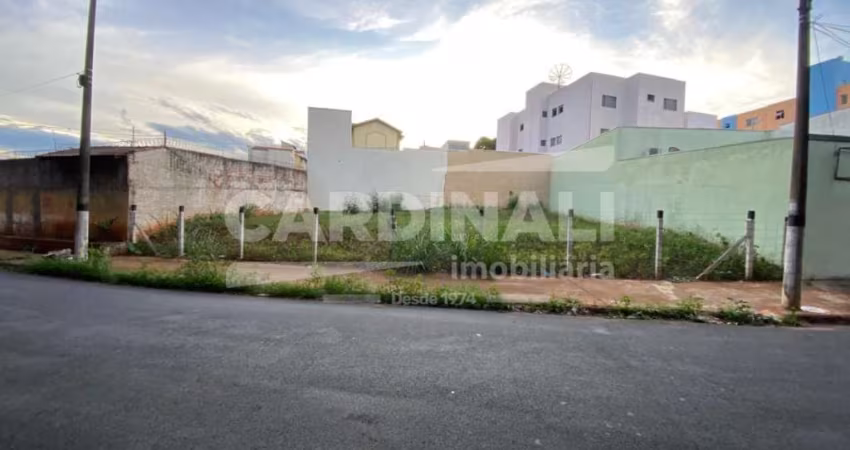 Terreno no Jardim Nova Santa Paula próximo ao Parque do Kartódromo em São Carlos