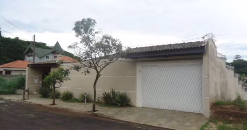 Casa alto padrão em bairro com ótima localização
