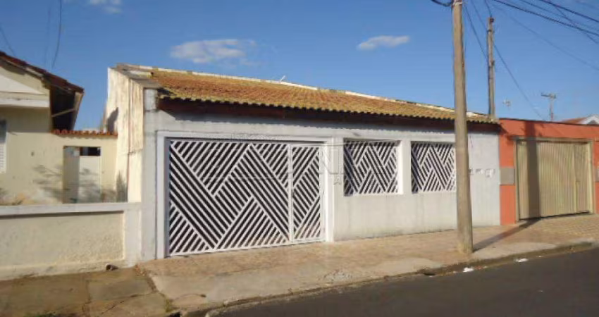 Casa com 3 dormitórios na Vila Prado próxima ao Estádio Luís Augusto de Oliveira em São Carlos