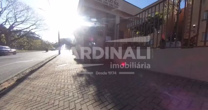 Apartamento de dois dormitórios com uma vaga de garagem ao lado da usp.