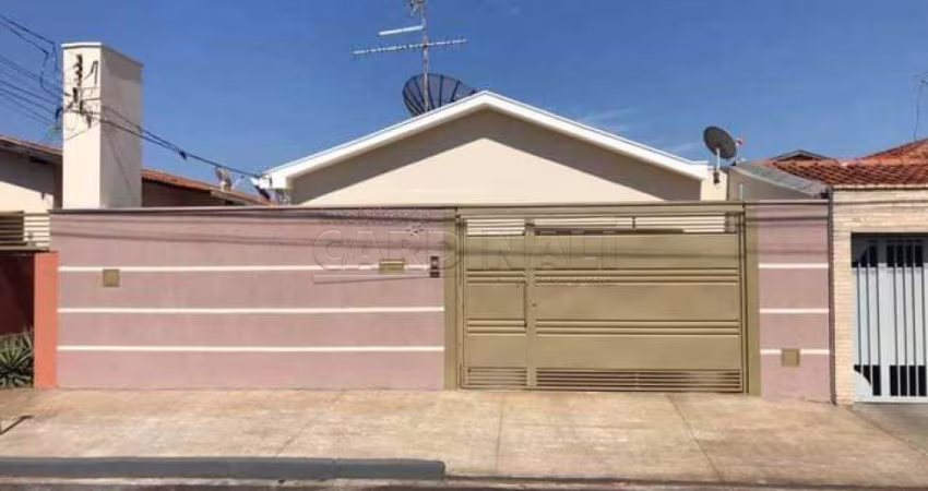 linda casa com ótimo acabamento e localização espetacular