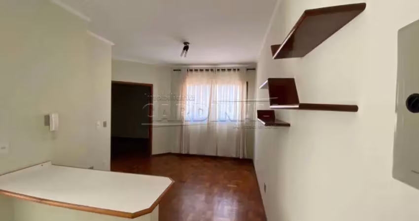 Apartamento com 1 dormitório no Jardim São Carlos próximo a Paróquia São Judas Tadeu em São Carlos